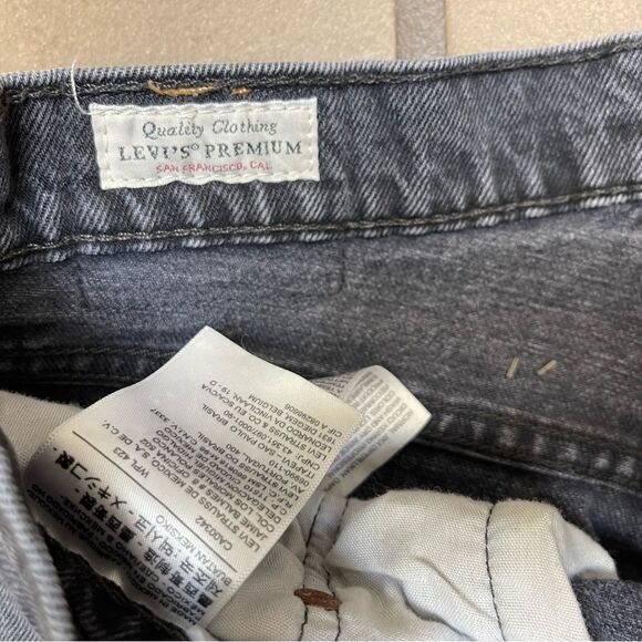 Levi’s 501 Button Fly Skinny Distressed Black Denim Jeans Sz S High Waist - Picture 9 of 11